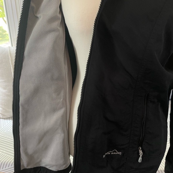 Women’s Eddie Bauer Black Wind/Rain Jacket | Size L - Picture 3 of 5